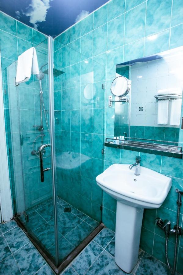 Malakan Hotel Баку Екстериор снимка