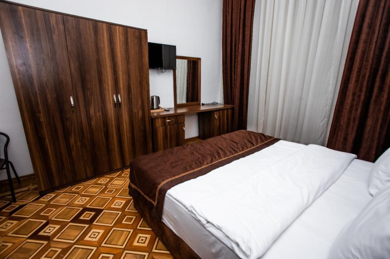 Malakan Hotel Баку Екстериор снимка
