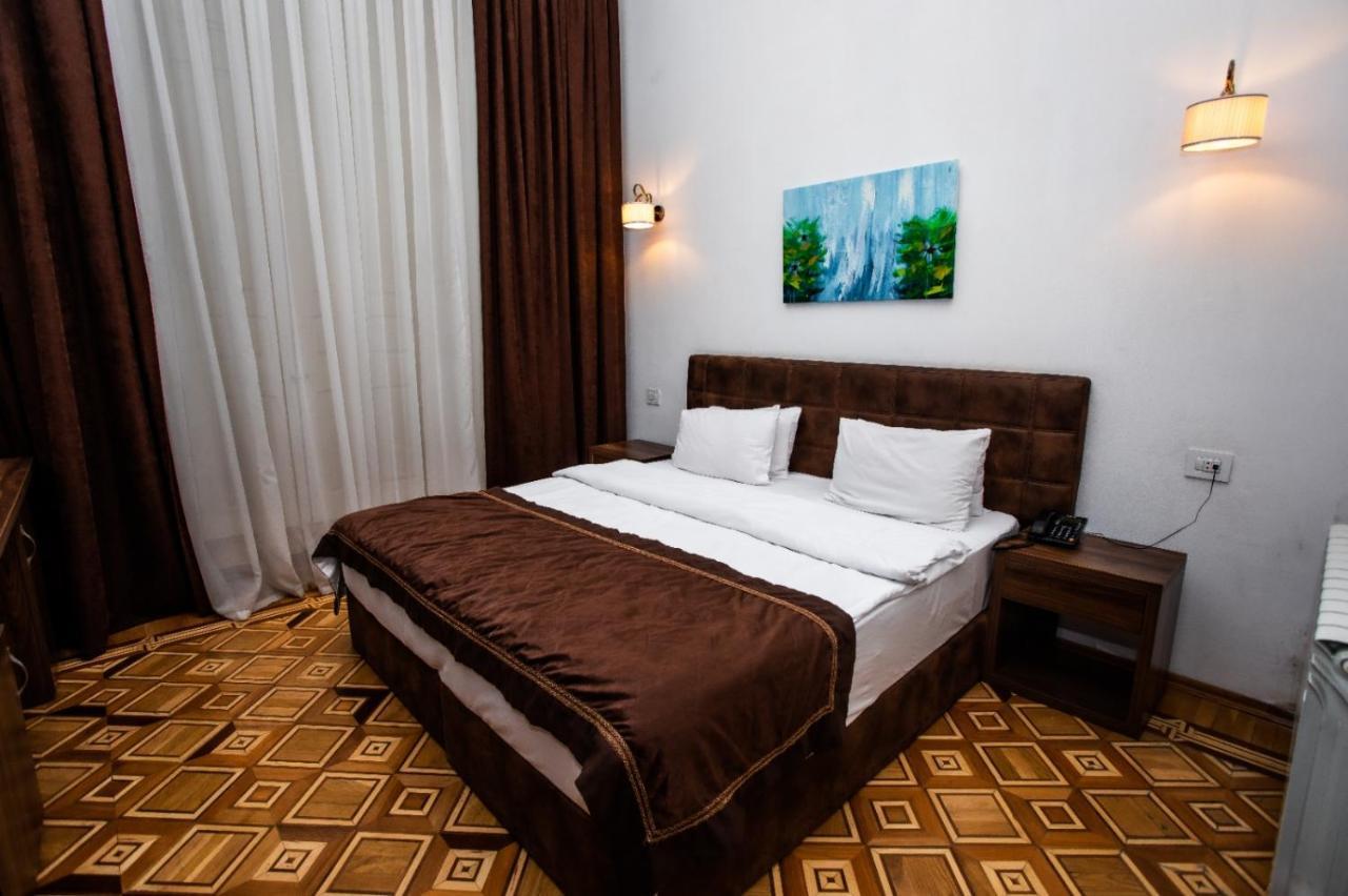 Malakan Hotel Баку Екстериор снимка